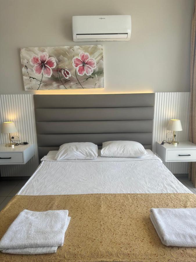 Hotel Club Side
